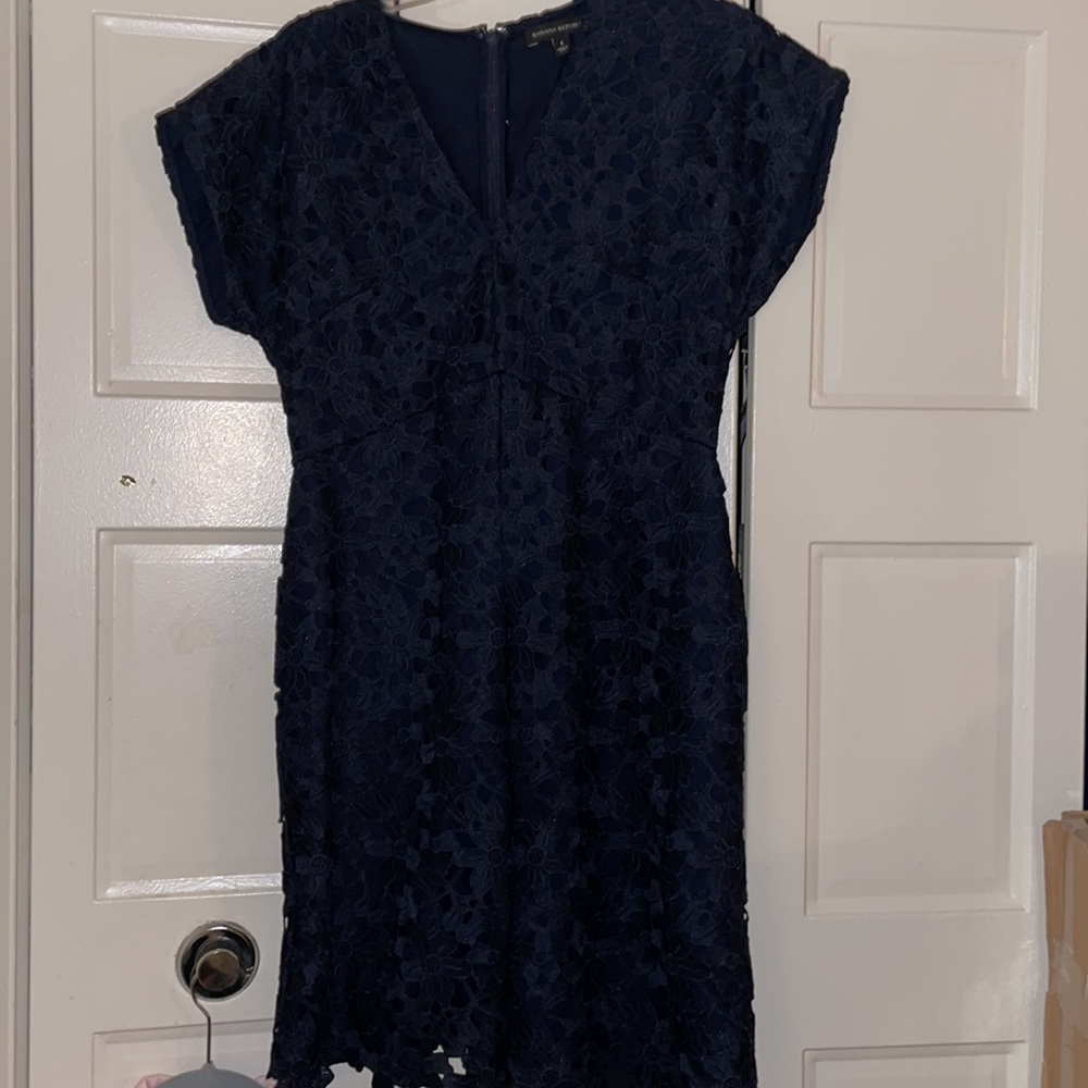 Banana Republic Dress size 4, in EXCELLENT condition!